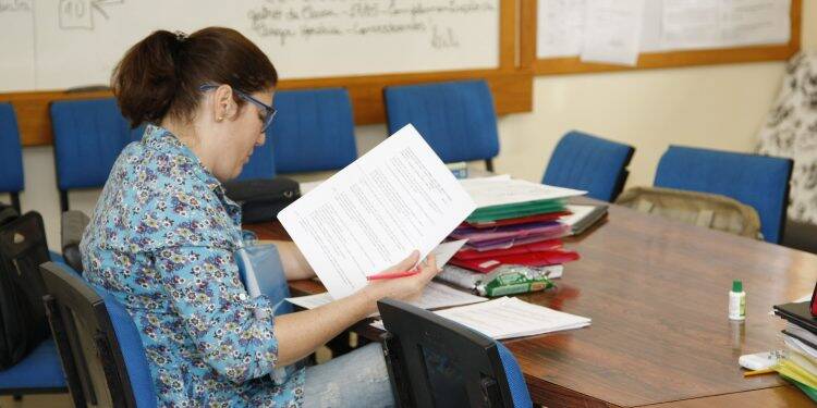 Professores poderão fazer hora atividade fora da escola