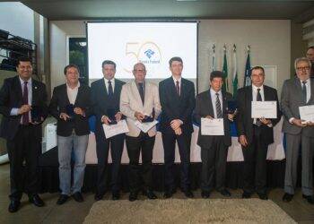Receita Federal completa 50 anos e faz homenagem a dirigentes do Codefoz