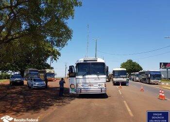 Receita Federal retém três ônibus carregados com mercadorias na BR – 277
