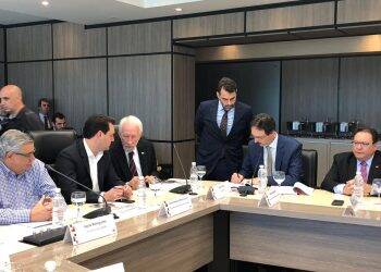 Ratinho pede apoio de Itaipu para integração da América Latina