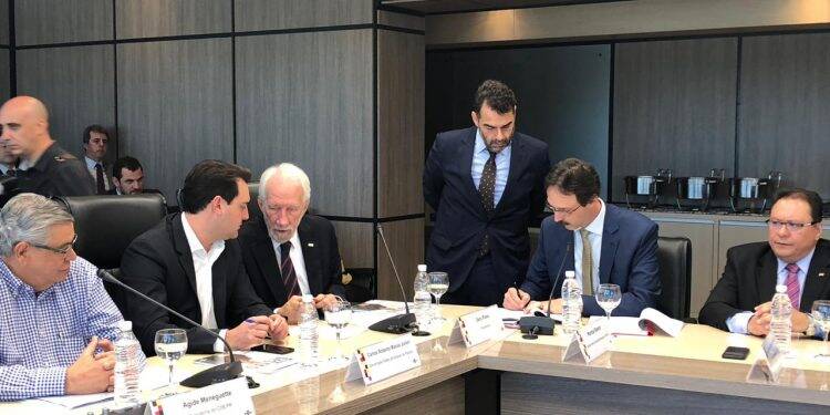 Ratinho pede apoio de Itaipu para integração da América Latina