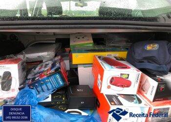 Fiscalização apreende um carro e três vans carregados com mercadorias