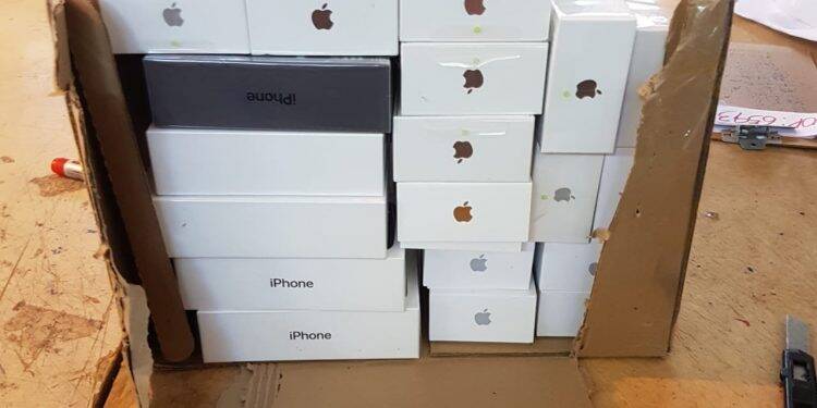 Receita apreende R$ 200 mil em eletrônicos e cabelos por remessas postais