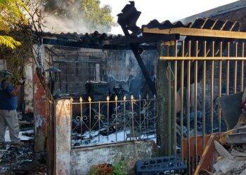 Incêndio destrói casa no Profilurb I