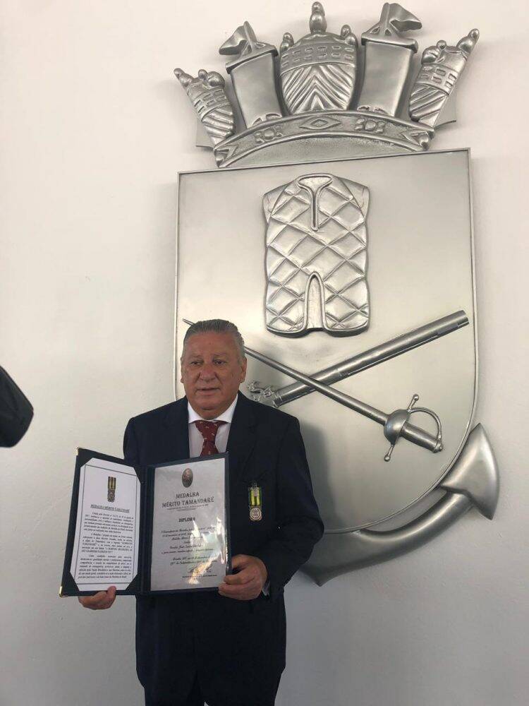 Empresário Veraldo Barbiero é homenageado pela Marinha com medalha Mérito Tamandaré