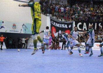 Marreco vence e fará final com o Foz Cataratas Futsal