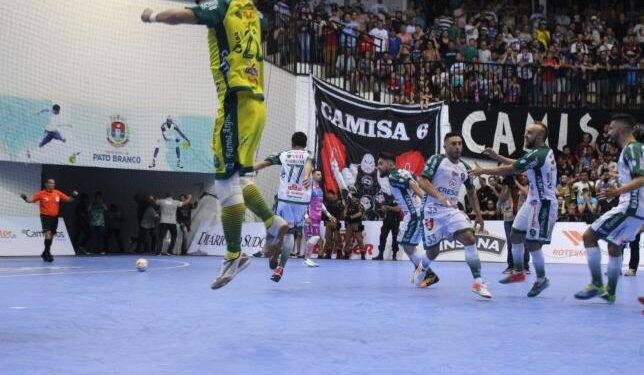Marreco vence e fará final com o Foz Cataratas Futsal