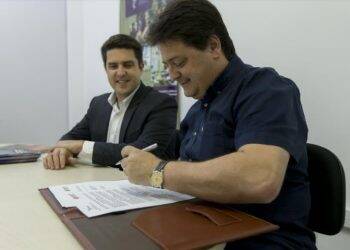 Unila e Idesf assinam convênio para pesquisas na tríplice fronteira