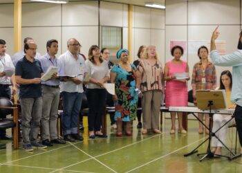 Coral de Itaipu prepara novo espetáculo de Natal e faz participação especial em show de Michel Teló, no Gramadão