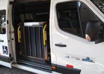 Foz recebe do Ministério da Saúde veículo adaptado para atender pessoas com deficiência
