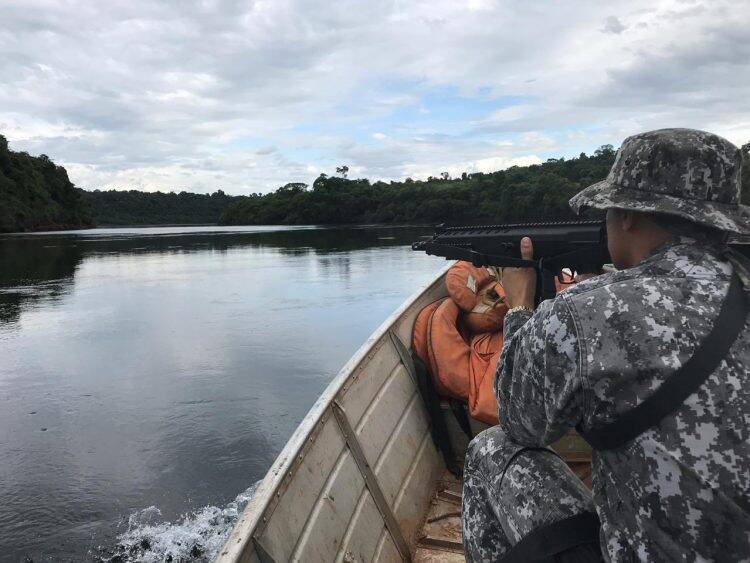 Ação policial destrói passagens clandestinas em Santo Antônio do Sudoeste.