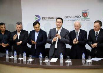 Governador anuncia redução de preços de serviços do Detran
