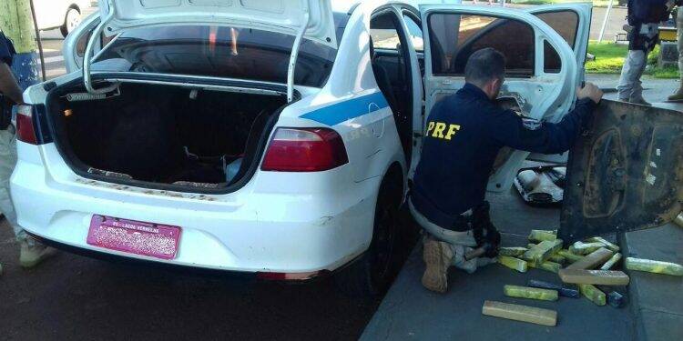 Taxista gaúcho é preso com 27 kg de maconha na fronteira