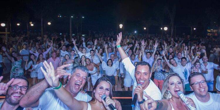 Festa de Réveillon no Mabu Thermas teve início no hotel e continuou no Blue Park