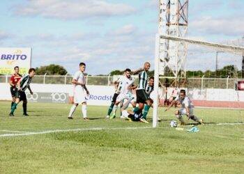 Estreia amarga do Foz no Paranaense
