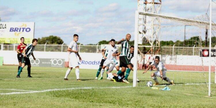 Estreia amarga do Foz no Paranaense