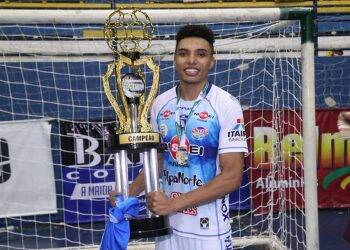 Léo Evangelista permanece no Foz Cataratas