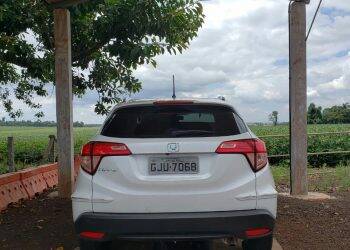 PRF recupera veículo roubado e prende homem por receptação