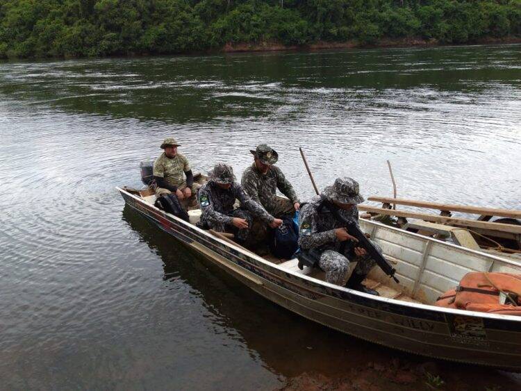 Ação policial destrói passagens clandestinas em Santo Antônio do Sudoeste.