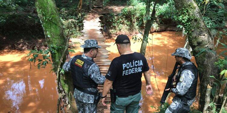 Ação policial destrói passagens clandestinas em Santo Antônio do Sudoeste.
