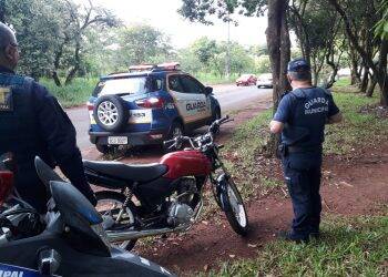 Guarda Municipal apreende um e prende outro por roubo