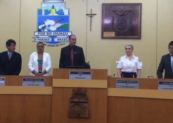 Nova mesa diretora da Câmara toma posse para o biênio 2019/2020