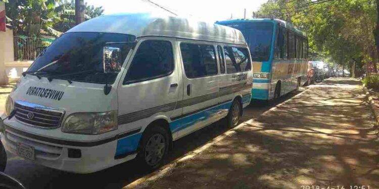 Foztrans irá limitar número de vans paraguaias que levam estudantes a Cidade do Leste