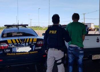 Polícia Rodoviária Federal recupera dois veículos, em Guaíra