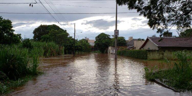 Chuva voltou a causar transtornos em Foz do Iguaçu
