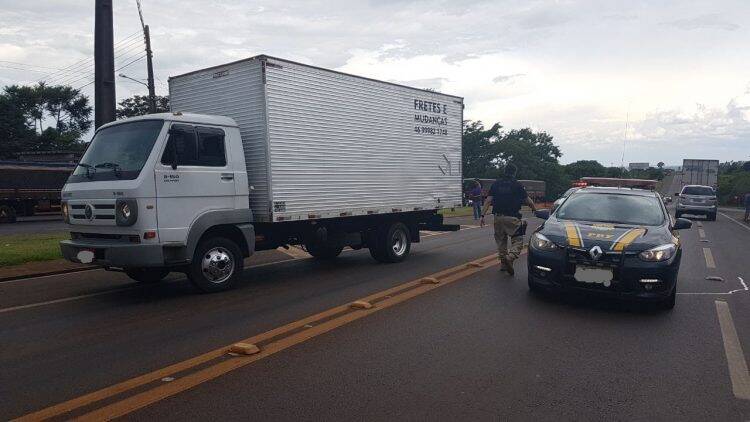 Polícia Rodoviária Federal recupera dois veículos, em Guaíra