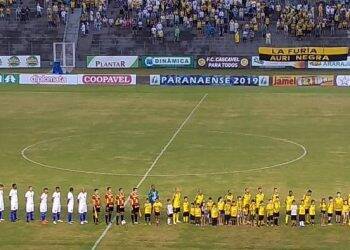 Foz FC perde e permanece na lanterna