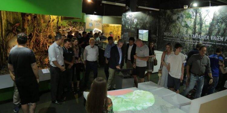 Exposição Itaipu Natureza tem desconto para moradores lindeiros