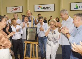 Ginásio da Guarda Mirim recebe nome do ex-prefeito Clóvis Cunha Vianna