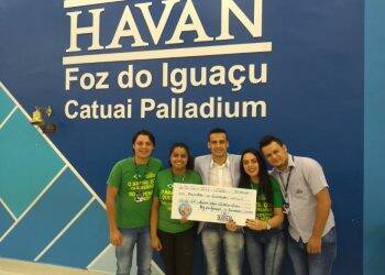 Havan entrega R$ 37 mil do projeto Troco Solidário ao Lar dos Velhinhos de Foz