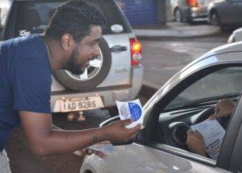 Ação na Ponte da Amizade conscientiza sobre o tráfico de pessoas