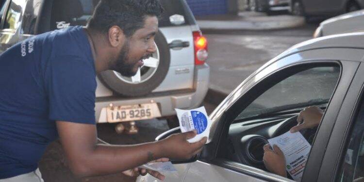 Ação na Ponte da Amizade conscientiza sobre o tráfico de pessoas