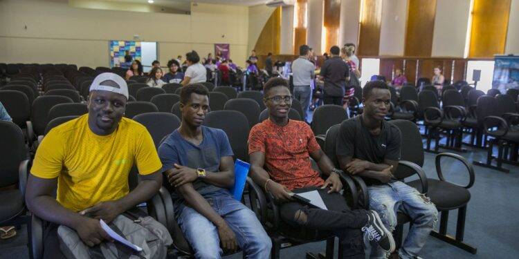 Unila recebe primeira turma de indígenas aldeados, refugiados e portadores de visto humanitário