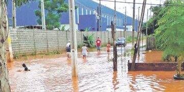 Prefeitura de Cidade do Leste decreta estado de emergência por inundações
