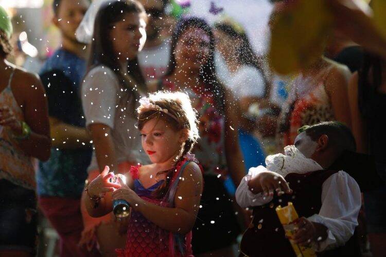 Veja as imagens do domingo do Carnaval da Saudade