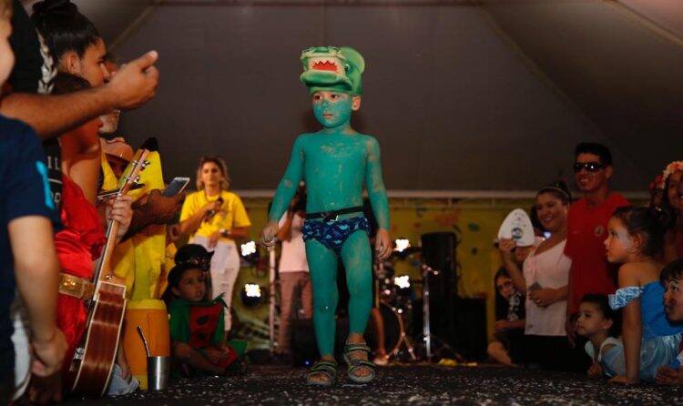 Veja as imagens do domingo do Carnaval da Saudade