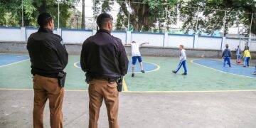 Chefe da Casa Civil visita escolas estaduais em Foz do Iguaçu