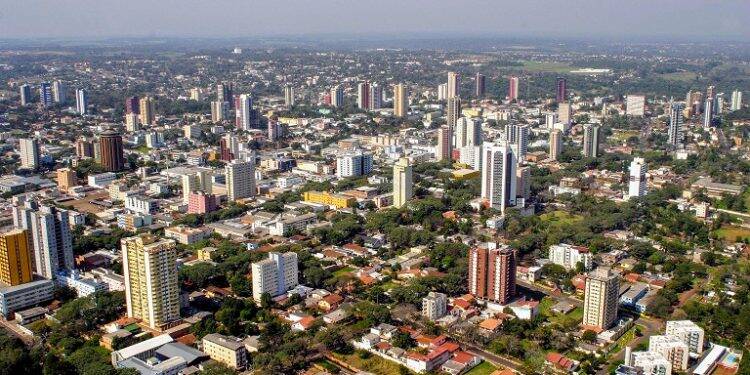 Foz do Iguaçu se mantém como quarto maior gerador de empregos no Paraná
