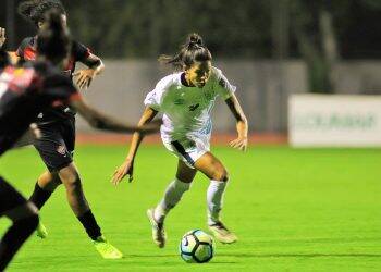 Foz vence pelo Brasileiro Feminino