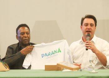 Governador recebe Pelé e lança campanha de incentivo ao esporte