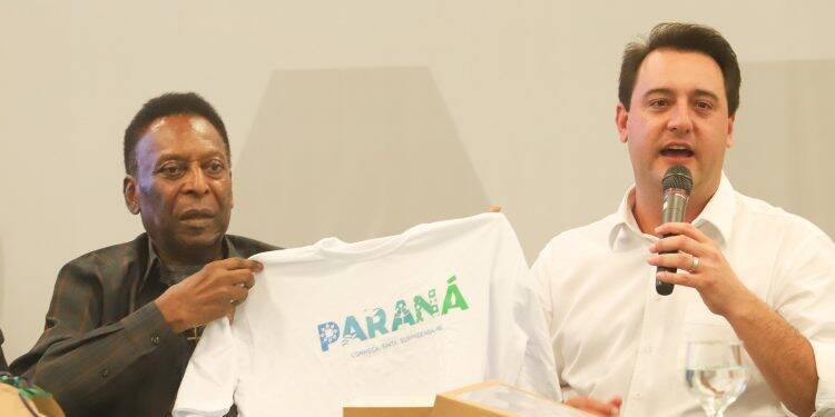 Governador recebe Pelé e lança campanha de incentivo ao esporte