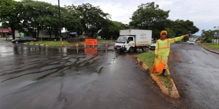 Trânsito da Av. Costa e Silva será desviado para a Sérgio Gaspareto