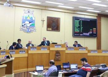 Vereadores rejeitam contas de 2014 do ex-prefeito Reni Pereira