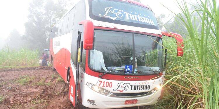 Ônibus de excursão de Foz do Iguaçu é assaltado em Mandaguari