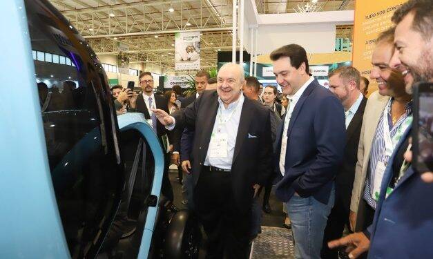 Governador anuncia isenção de impostos para carros elétricos