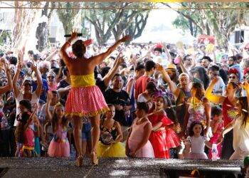 Veja as imagens do domingo do Carnaval da Saudade